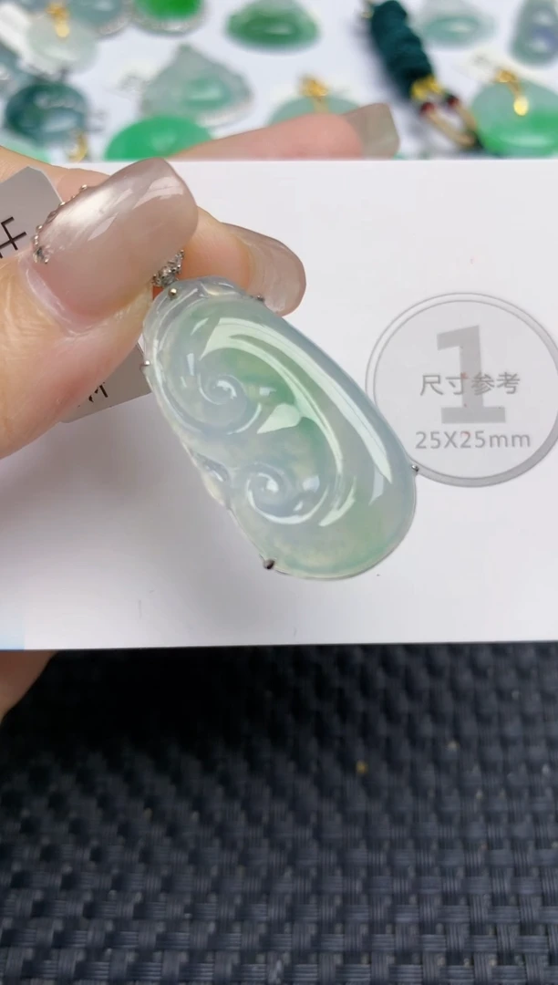 颈饰18K金镶嵌翡翠 天然缅甸A货翡翠百元以上9元证书费自理