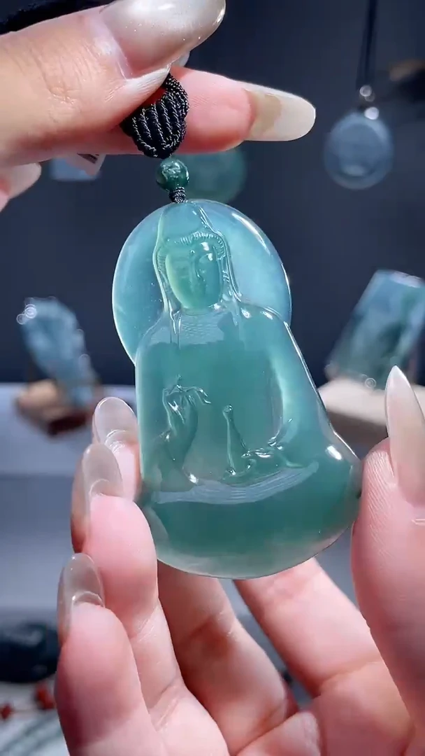 颈饰未镶嵌翡翠观音