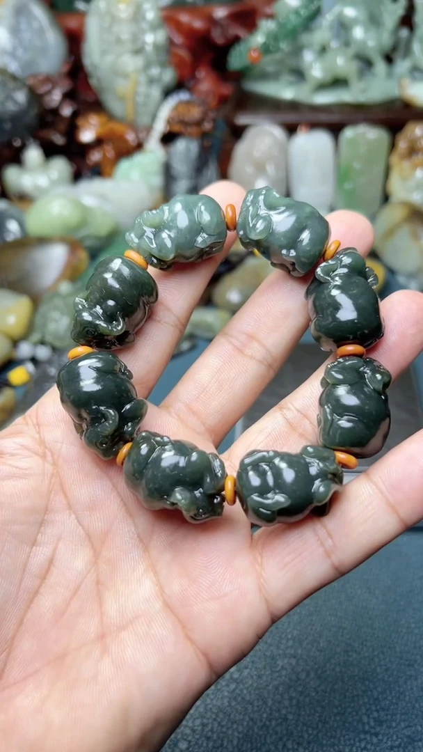 未镶嵌和田玉把件-