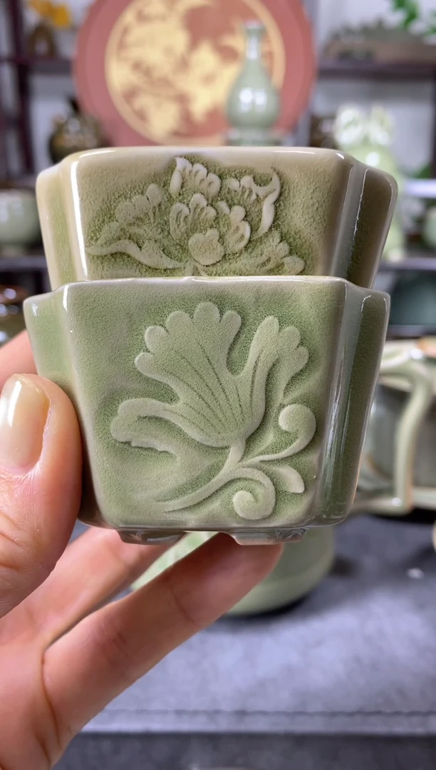 冰****1微瑕 小方杯【牡丹一个】【莲花一个】