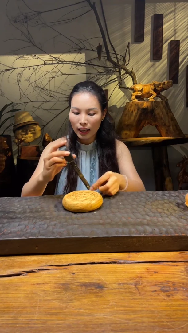 木小青龙喜玩木艺术作品