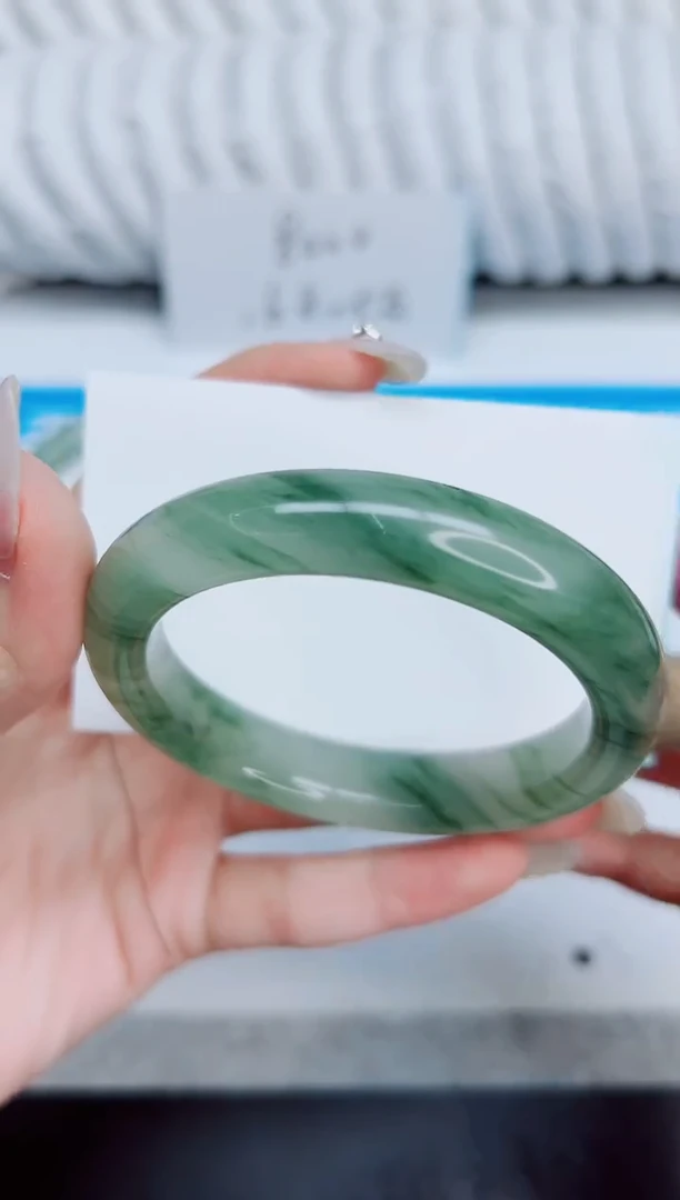 未镶嵌手镯石英质玉104/55.7