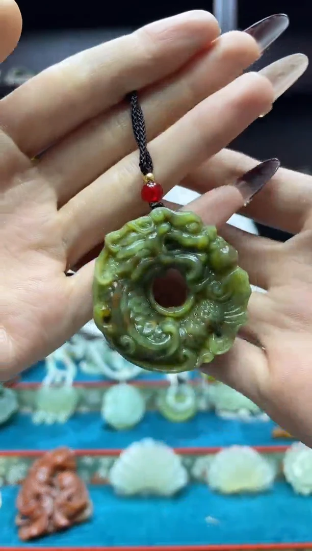 未镶嵌岫玉吊坠·