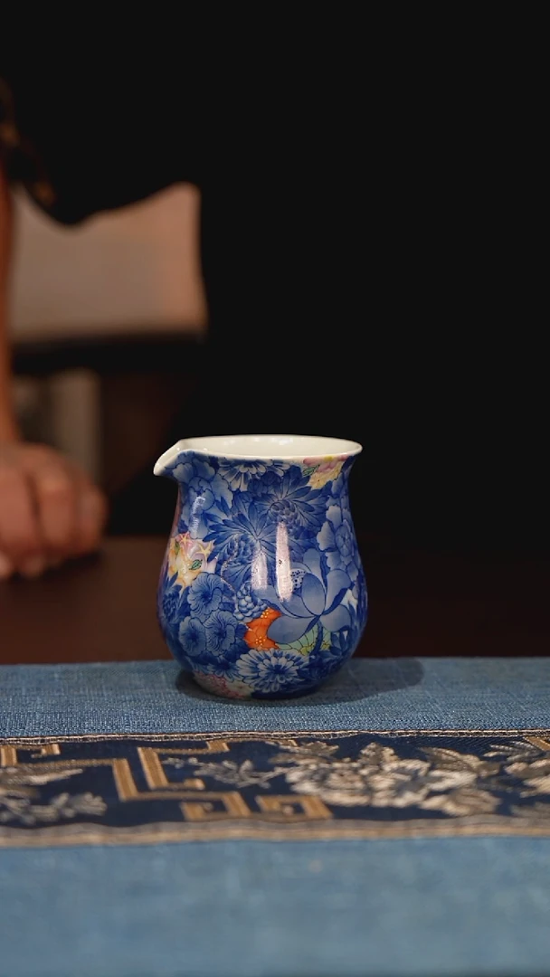 梵****）晓剑窑 青花珐琅彩公道