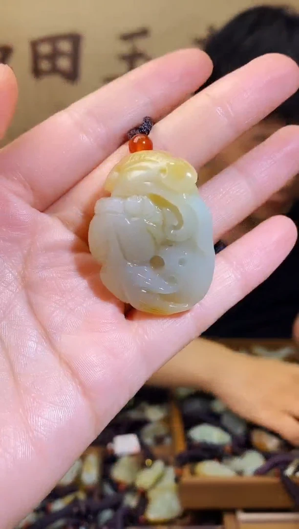 和田玉未镶嵌颈饰1