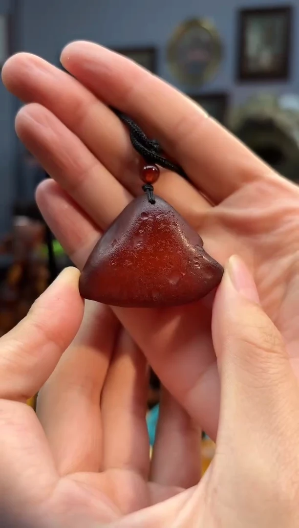 琥珀颈饰未镶嵌吊坠