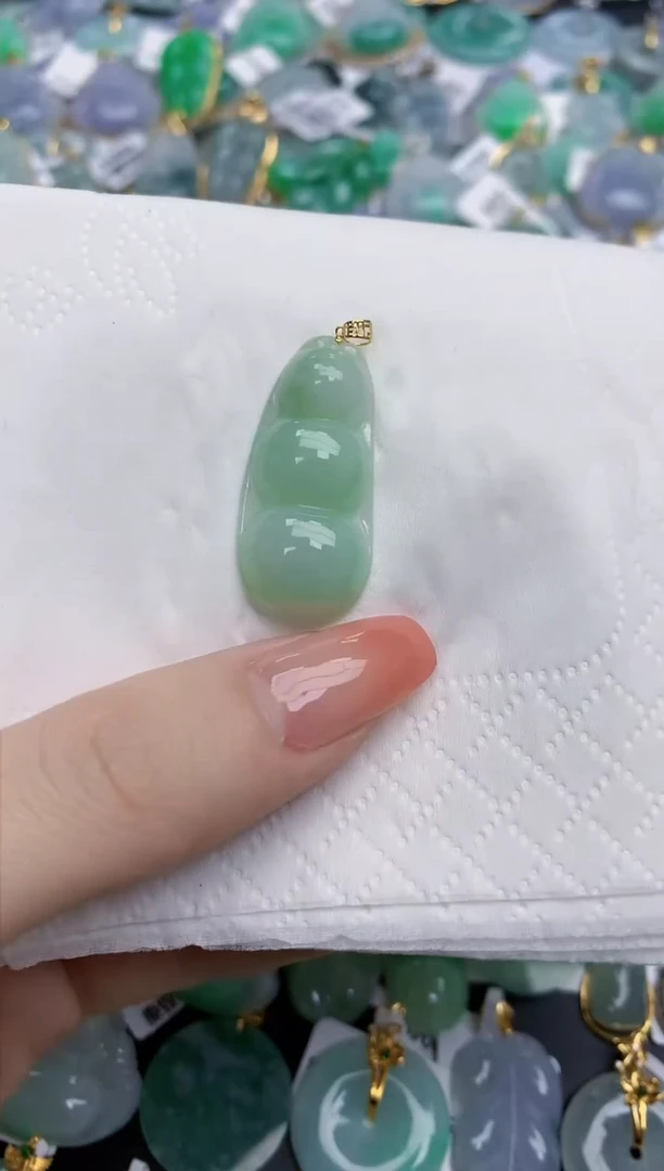 【闪购商品】翡翠颈饰未镶嵌天然缅甸翡翠A货