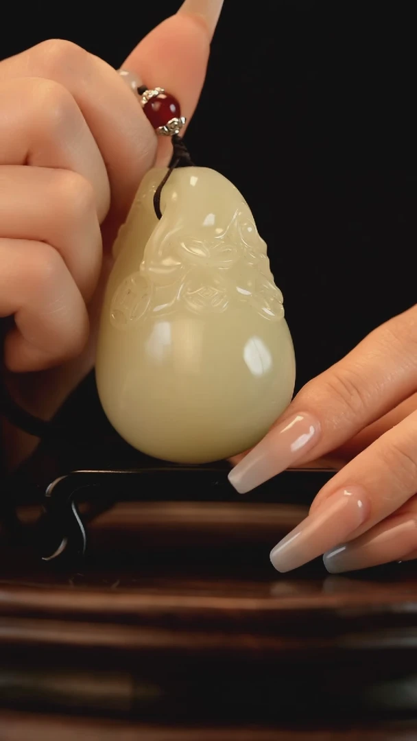 云南石竹叶青雕刻：富得流油