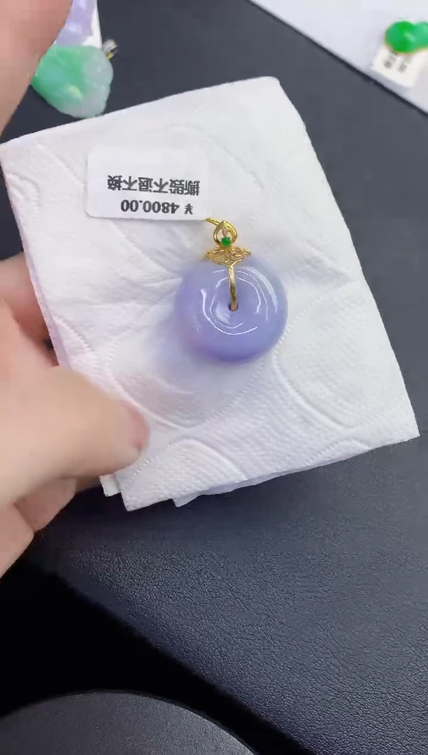 颈饰18K金镶嵌翡翠缅甸天然翡翠A货