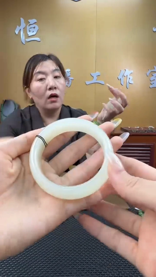 颈饰未镶嵌和田玉手镯59