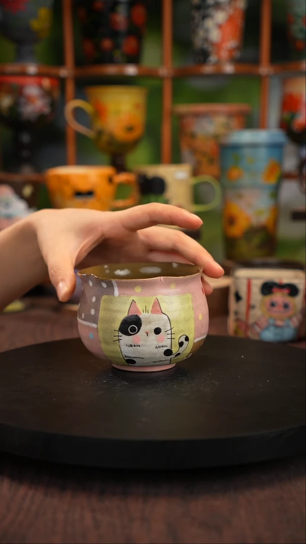 景德镇釉下彩手绘脏脏杯
