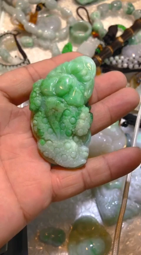 【闪购商品】翡翠吊坠(不含链)未镶嵌翡翠茶宠