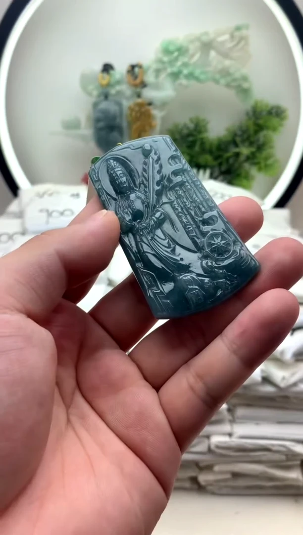颈饰未镶嵌翡翠虚空藏
