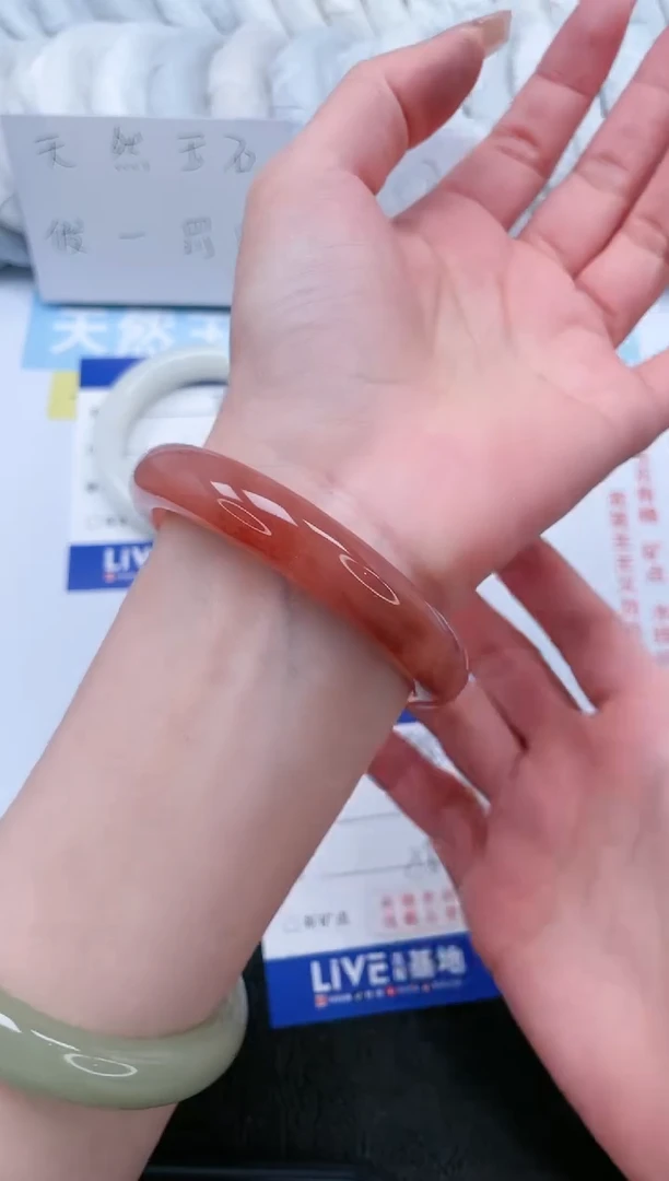 【闪购商品】石英质玉手镯未镶嵌T98-56.8