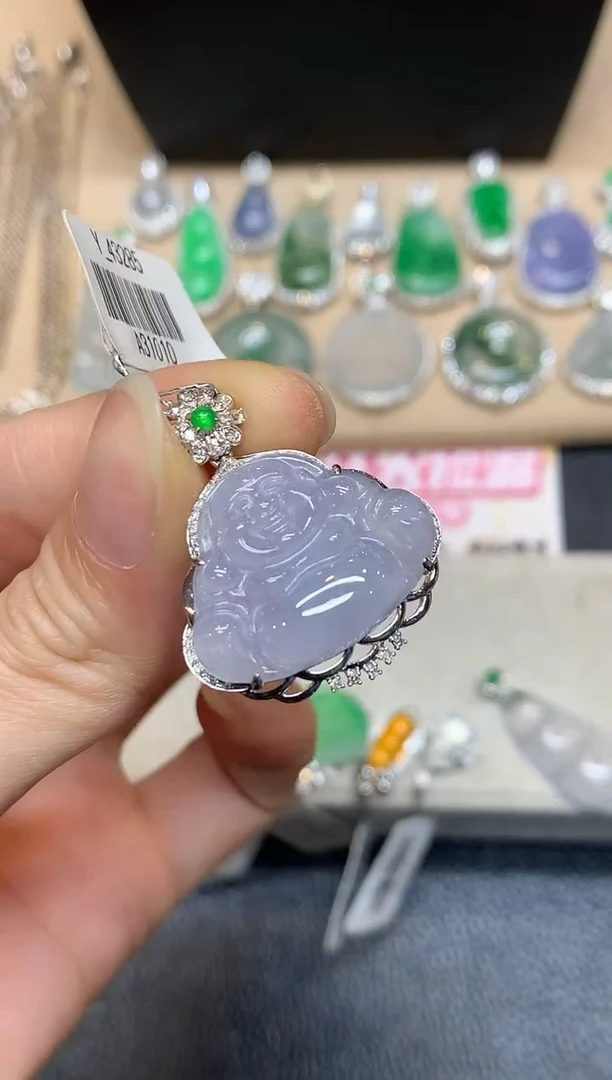 颈饰18K金镶嵌翡翠佛公【无服务费