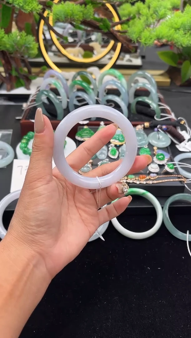 未镶嵌手镯翡翠手镯