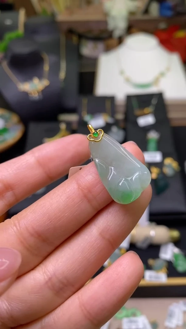 【闪购商品】翡翠颈饰18K金镶嵌净货18052