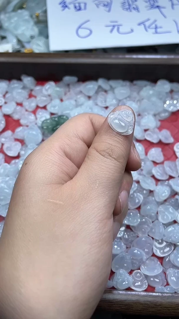 翡翠未镶嵌颈饰派****）11111