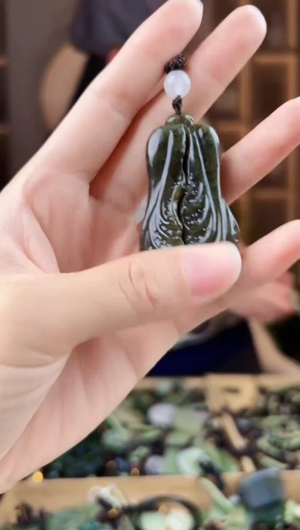 颈饰未镶嵌和田玉拍一发一，多样性发货