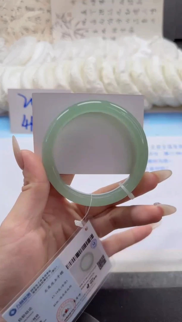 未镶嵌手镯石英质玉16-58.5