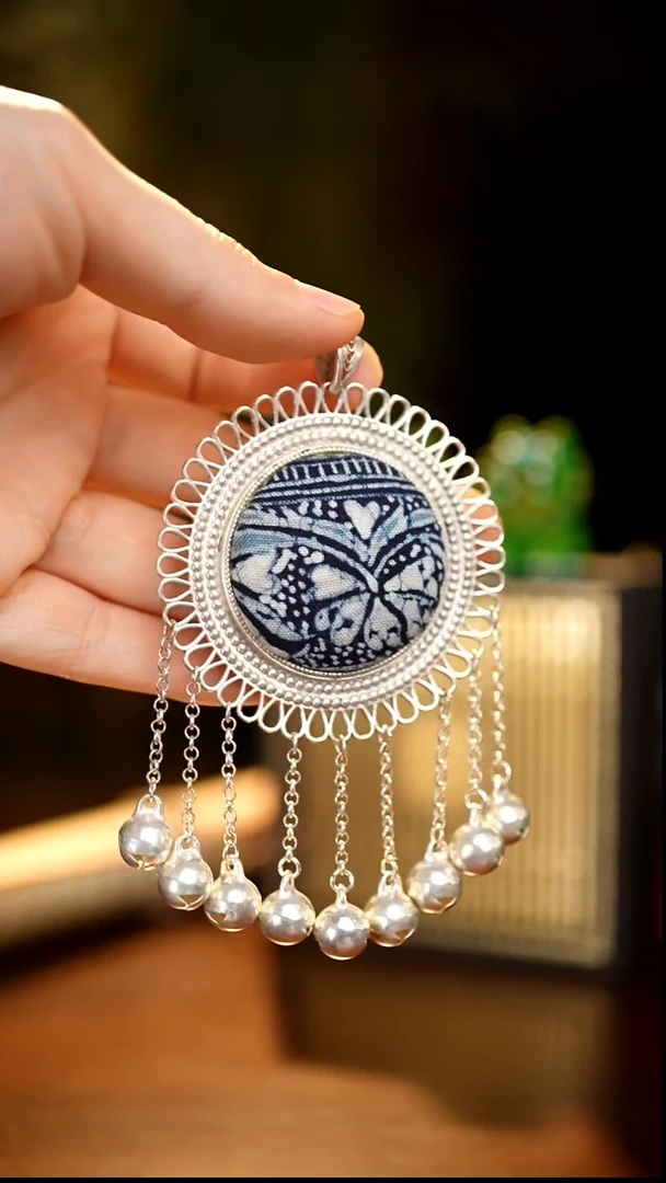 刺绣私人定制苗族手工W370