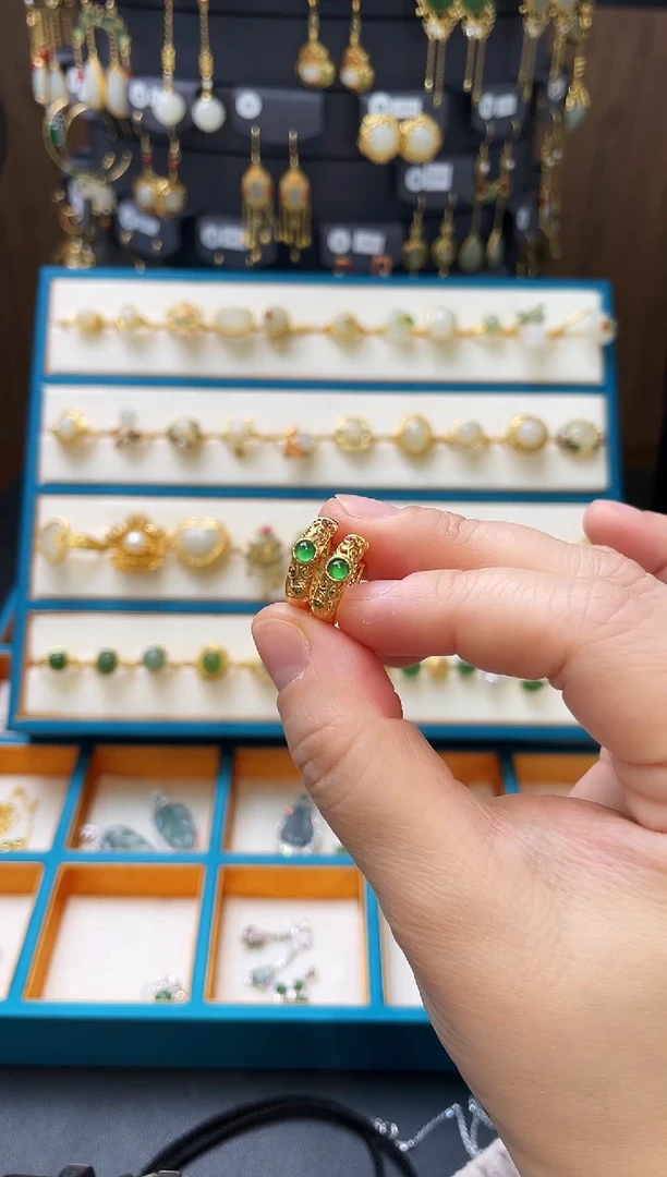 【闪购商品】翡翠耳饰银S925镀金镶嵌耳饰