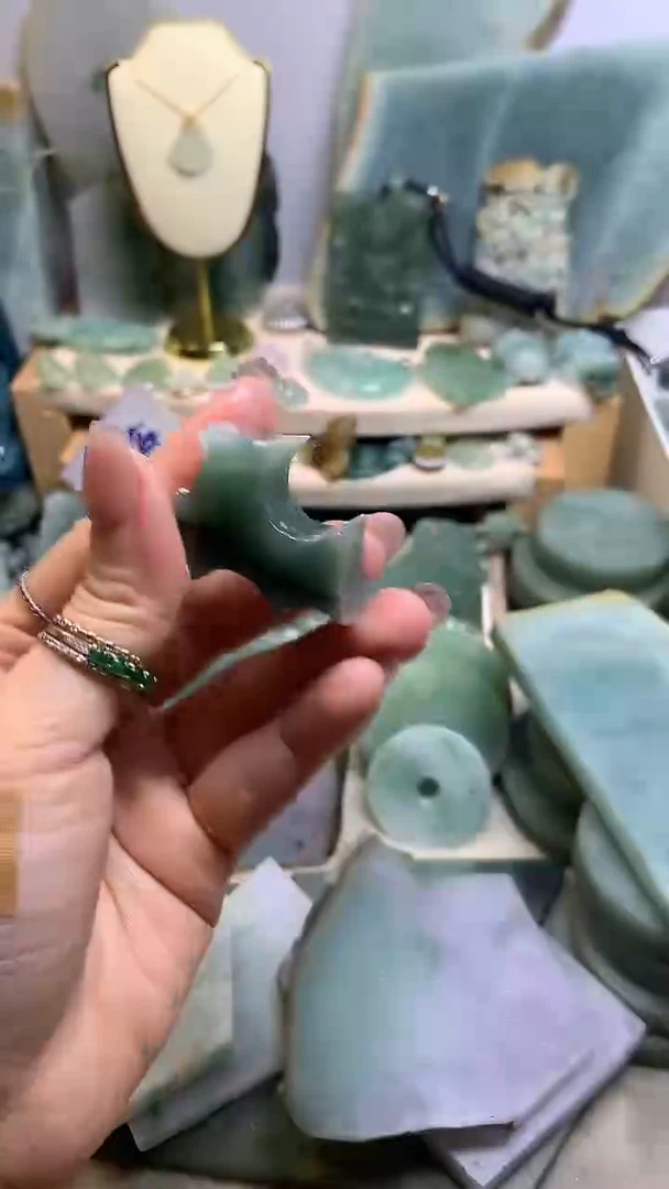 【闪购商品】翡翠挂件未镶嵌缅甸A货翡翠，没有运费险