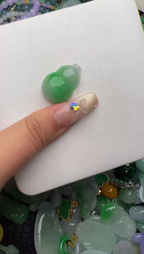 翡翠未镶嵌颈饰天然缅甸翡翠吊坠
