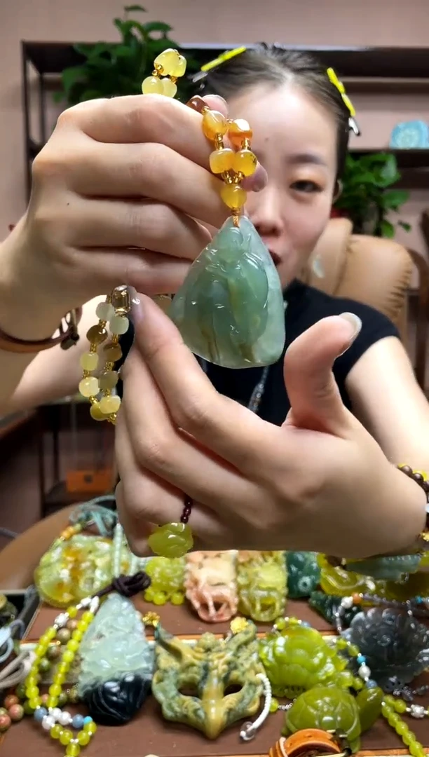 未镶嵌岫玉吊坠·1