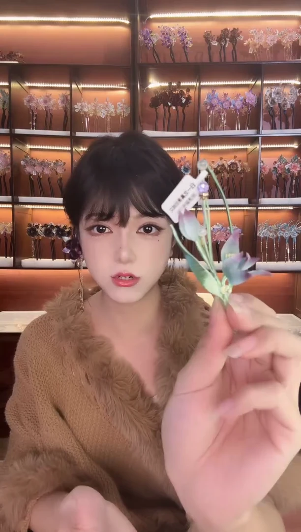 合金无180 默认微瑕  非遗绒花 胸针