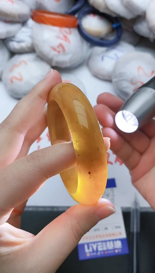 【闪购商品】石英质玉手镯未镶嵌249+58/59