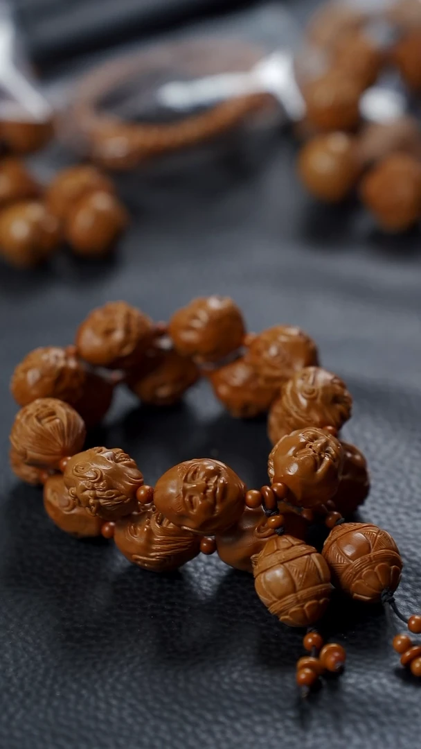 吊坠橄榄核十八罗汉手串