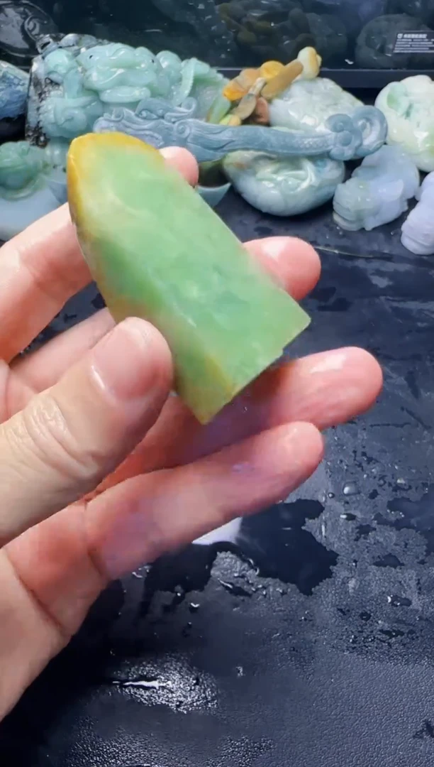 颈饰未镶嵌翡翠马**周19