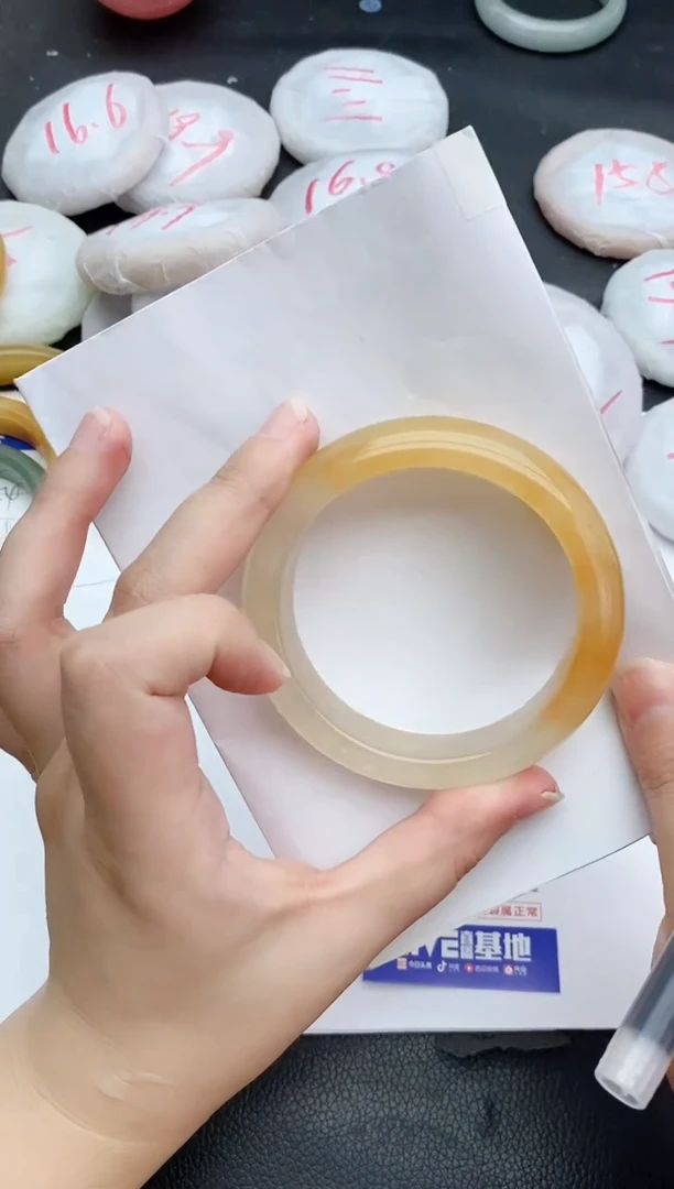 石英质玉手镯未镶嵌224+59/60