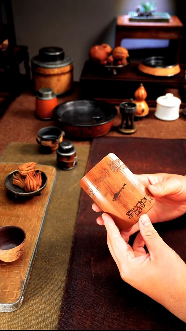 8729雕刻鱼竹包锡茶则7*10