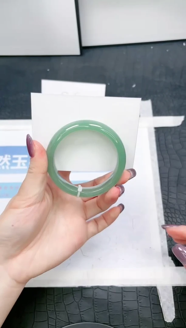 【闪购商品】石英质玉手镯未镶嵌146-53.6