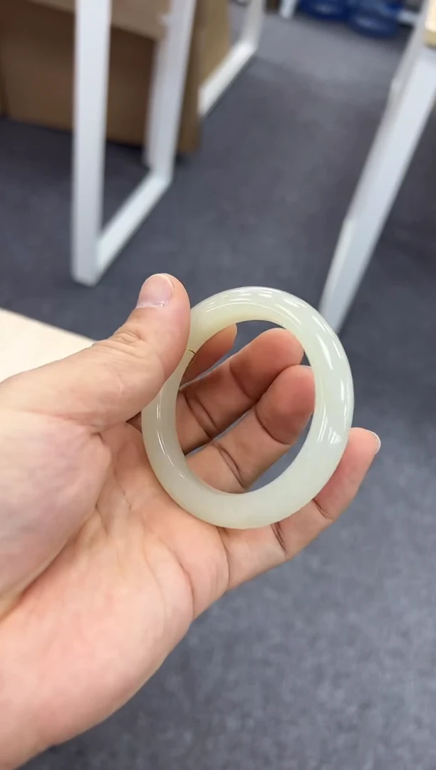 【闪购商品】和田玉手镯未镶嵌50-51  092