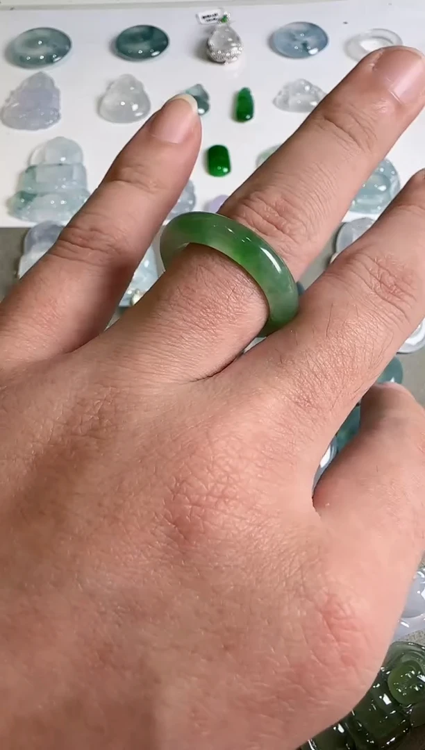 吊坠(不含链)未镶嵌翡翠.