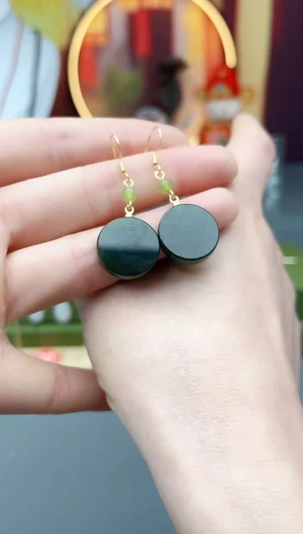 未镶嵌和田玉（碧玉）耳饰圆牌