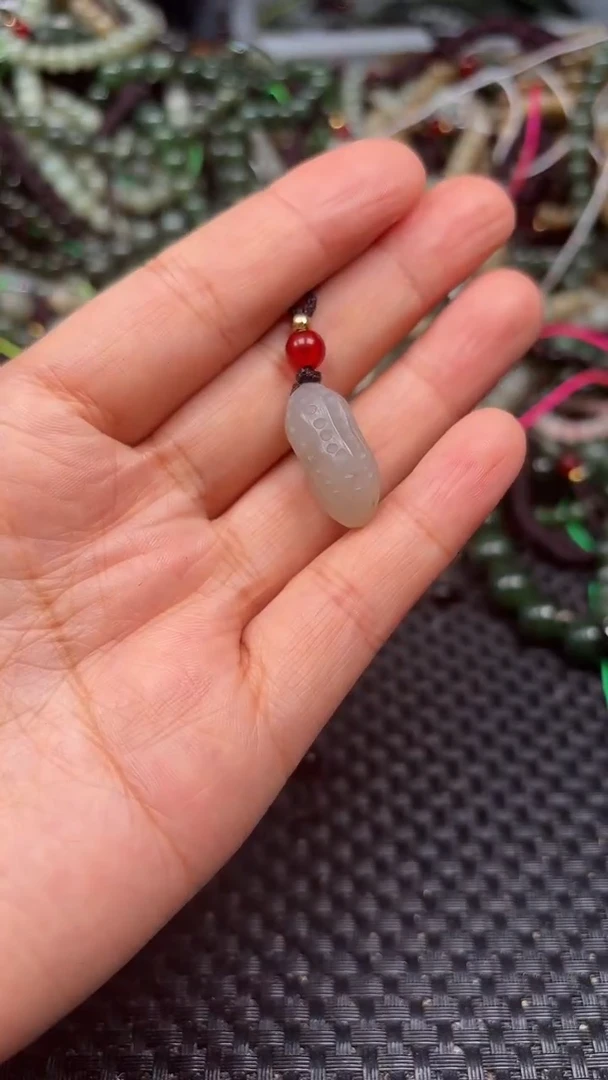 和田玉未镶嵌颈饰1