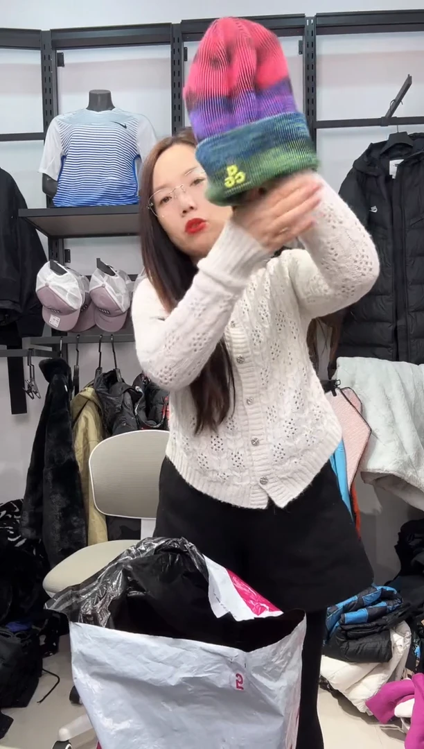 2137     编码  瑕疵直播间过款为准 尺码  ·