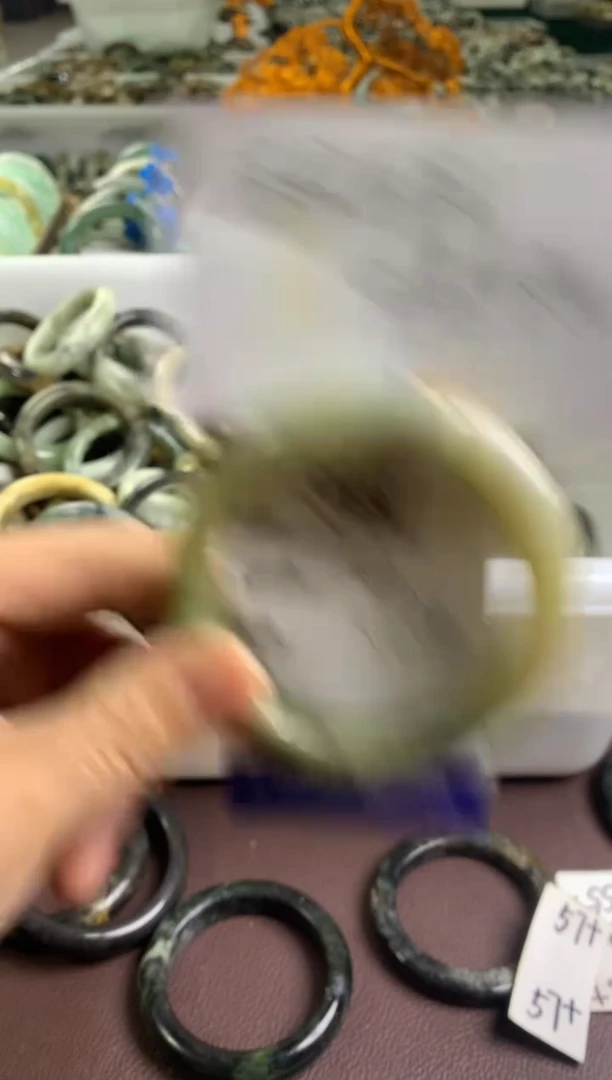 蛇纹石玉未镶嵌手镯5411