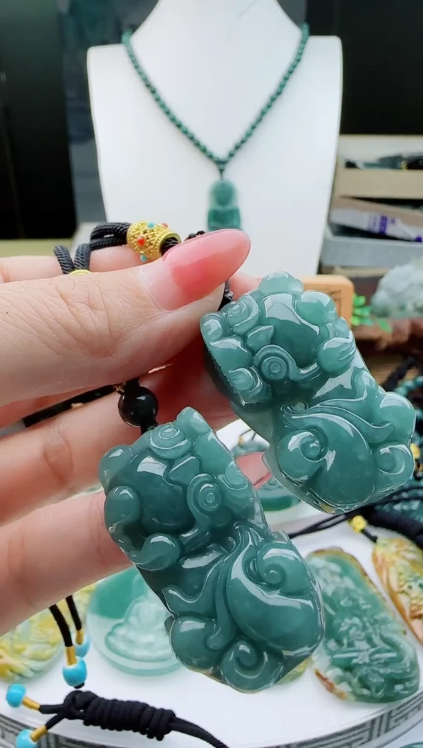 【闪购商品】翡翠颈饰未镶嵌多样性随机一件发货