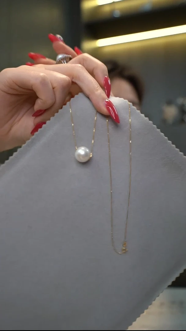 颈饰18K金镶嵌淡水珍珠通体18K金  13-14mm白色路路通项链