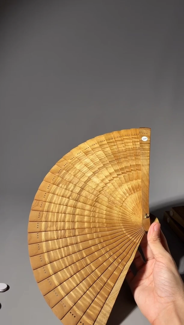 其他楠木（金丝楠）?**天528号21cm小叶桢楠扇子