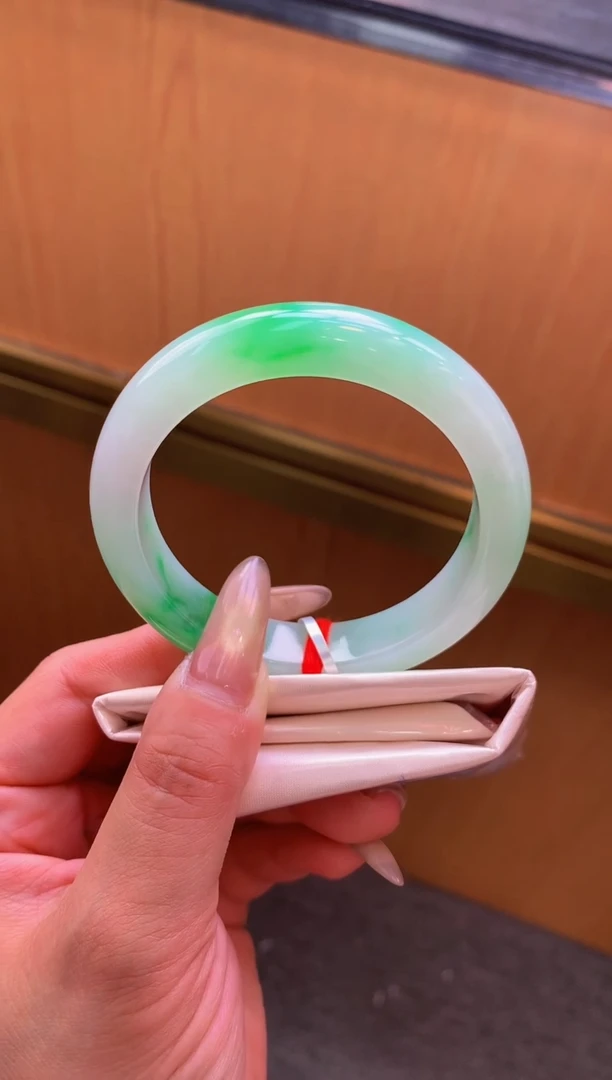 未镶嵌手镯翡翠-F4-正圈56-全款14.2万-定金2万