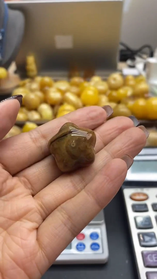 琥珀未镶嵌珠宝奇石2840
