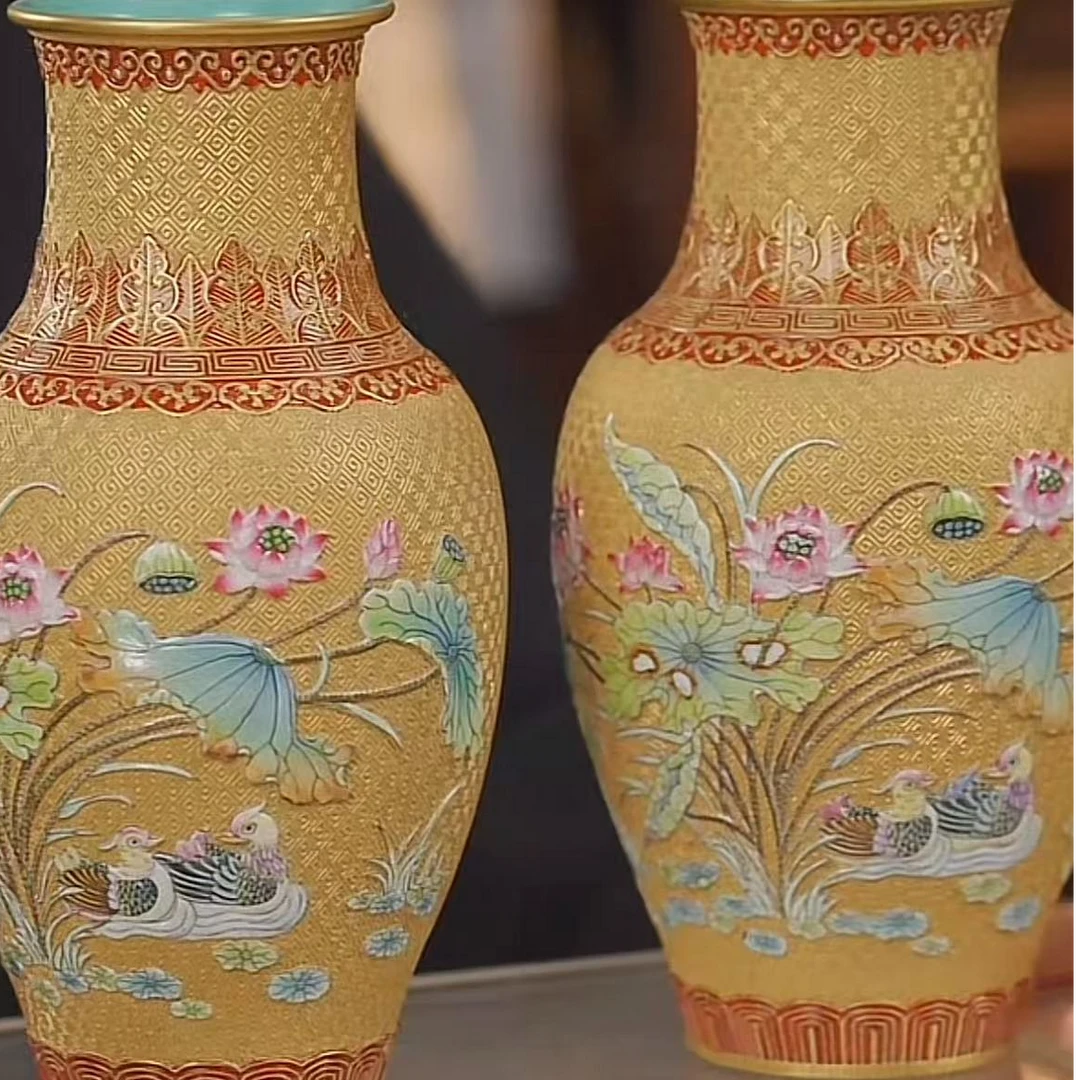 国呈拍卖古董瓷器