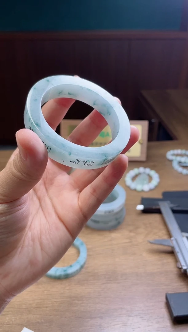 未镶嵌手镯定制翡翠槿****悠定制