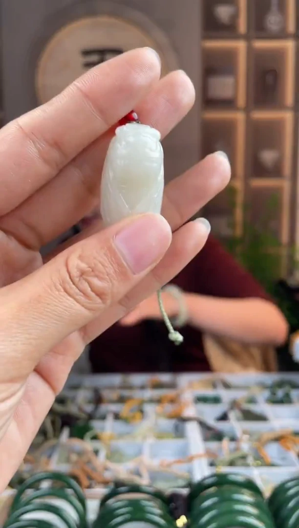 颈饰未镶嵌和田玉拍一发一，拍一发一